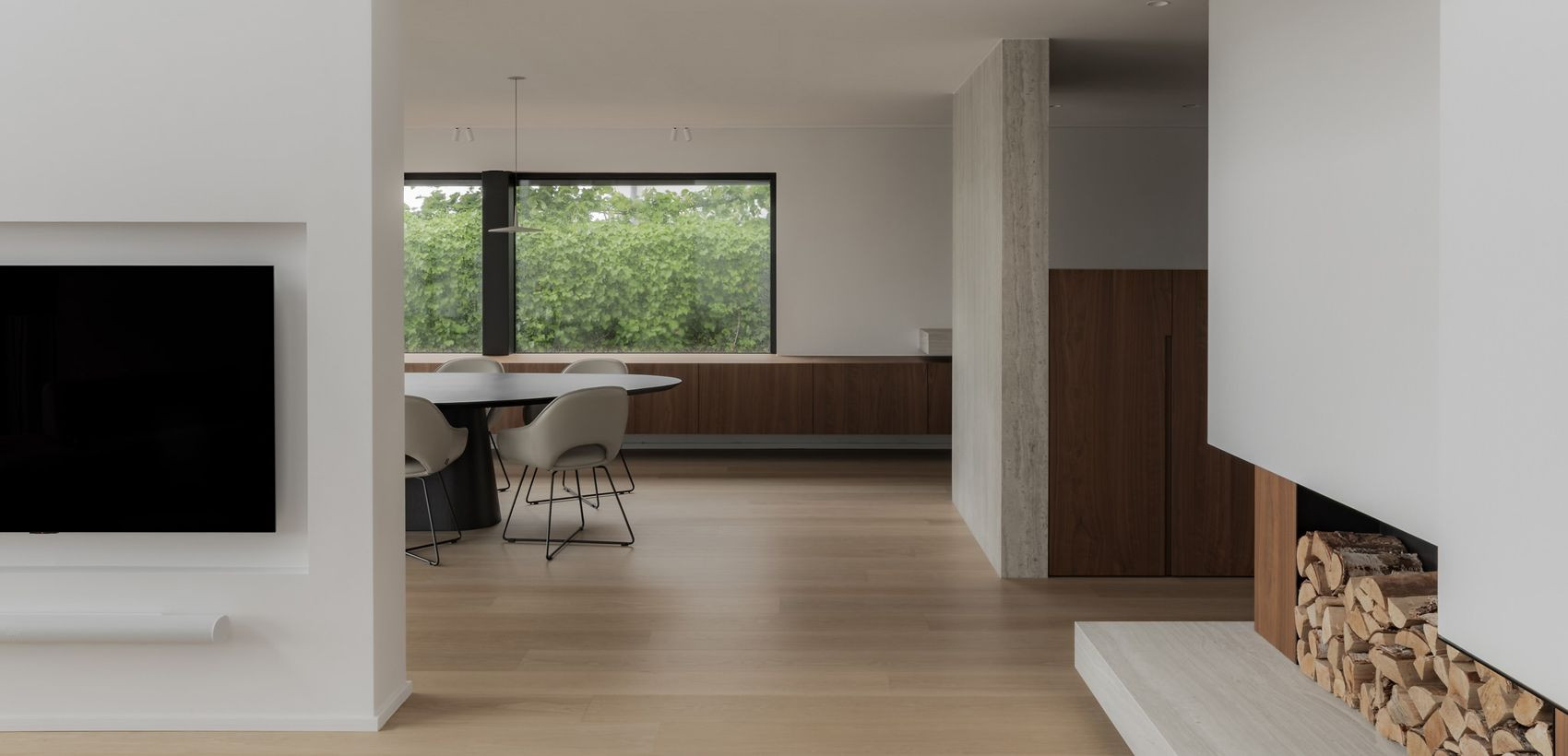 Verfijnd maatwerk in minimalistische totaalrenovatie